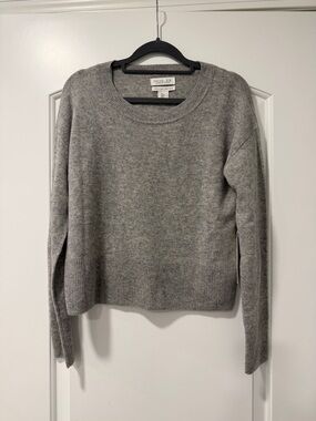 Rachel Zoe Light Gray 100% 2-play Cashmere Crewneck Sweater